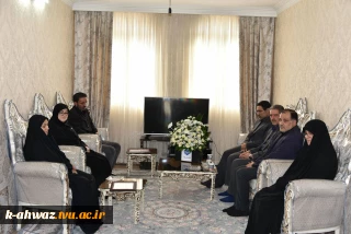 دیدار سخنگوی دولت و رئیس دانشگاه ملی مهارت با خانواده شهید زهرا چوبینی